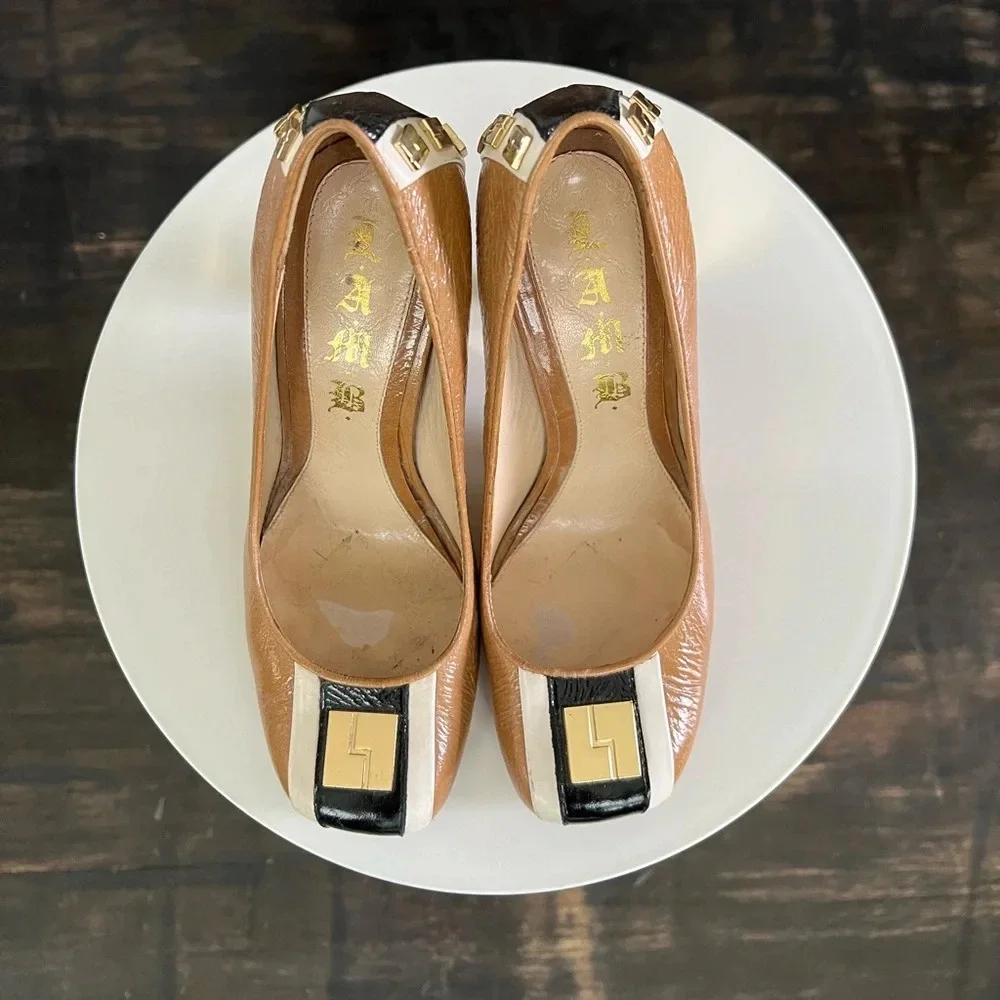 Women’s L.A.M.B. Davin Camel Patent Leather Tan Heels Pumps Gold Heel 2 Tone 5.5